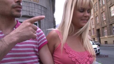 Barra Brass, una morena cachonda, disfruta de un intenso sexo anal