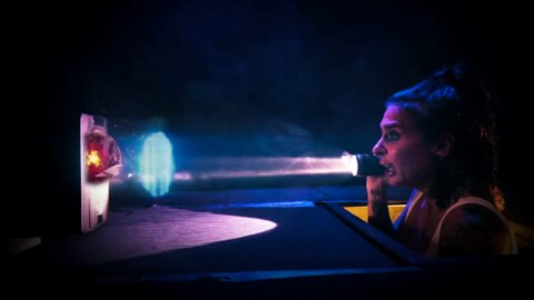 Un Espíritu Perturba a Joanna Angel y Small Hands